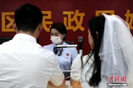 牛小散 28省份明确：婚假延长，最长30天！